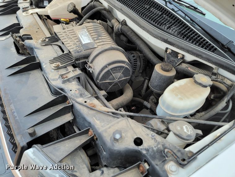 image for item ME9621 2009 Chevrolet Express 3500  box truck