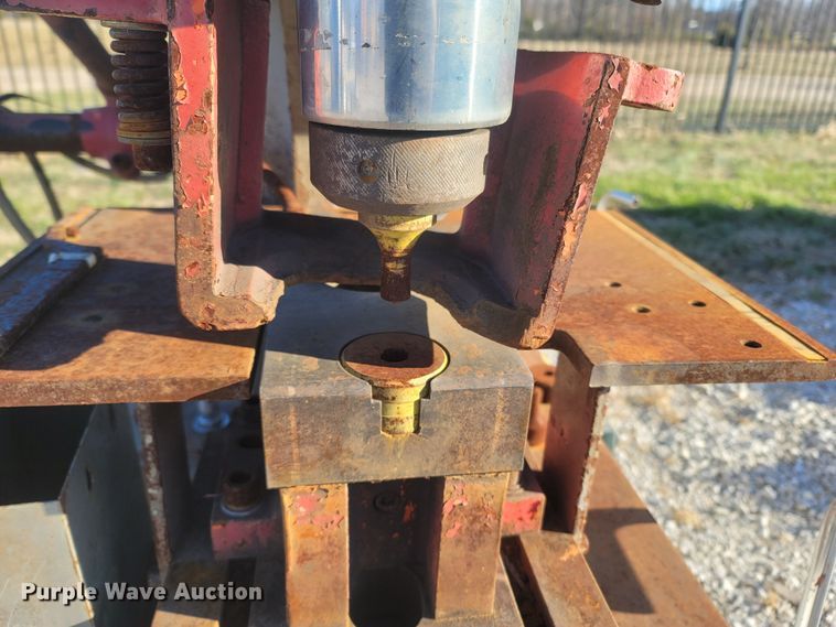 image for item MH9565 Armstrong IW77D  iron worker