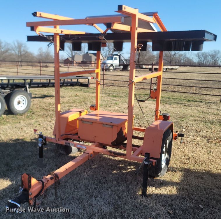 image for item MH9577 2012 K&K Systems  arrow board trailer