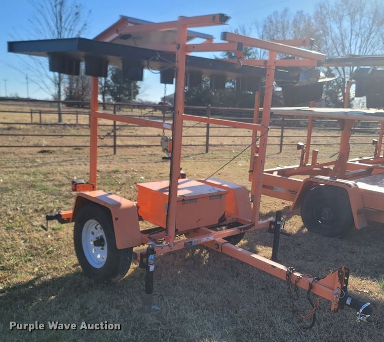 image for item MH9577 2012 K&K Systems  arrow board trailer