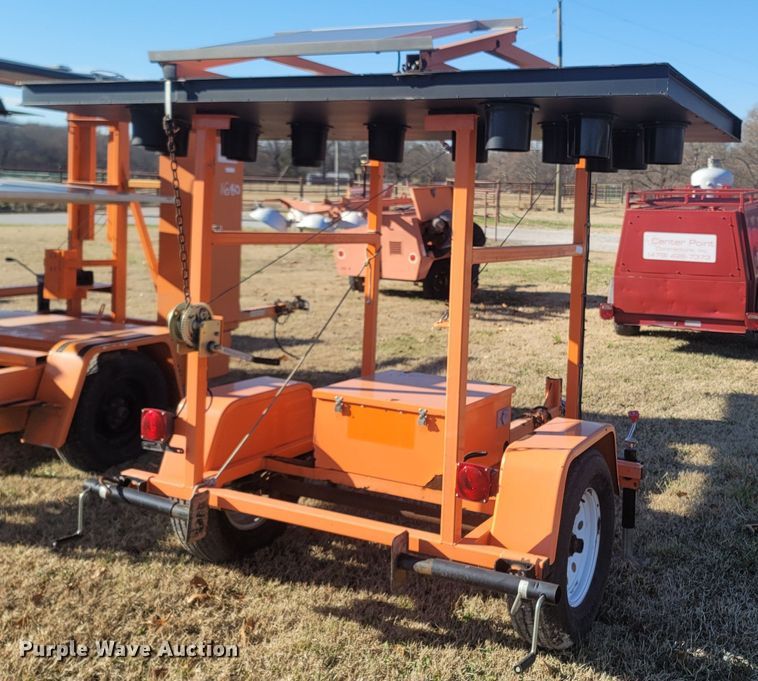 image for item MH9577 2012 K&K Systems  arrow board trailer