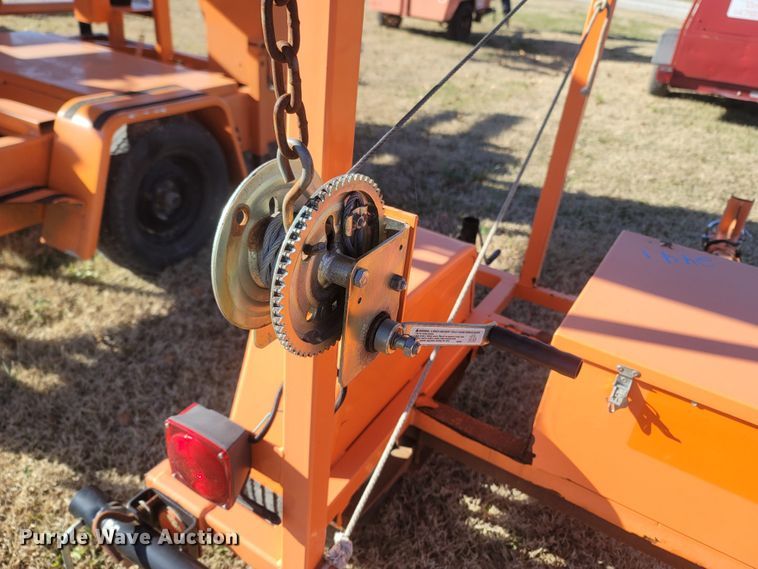 image for item MH9577 2012 K&K Systems  arrow board trailer