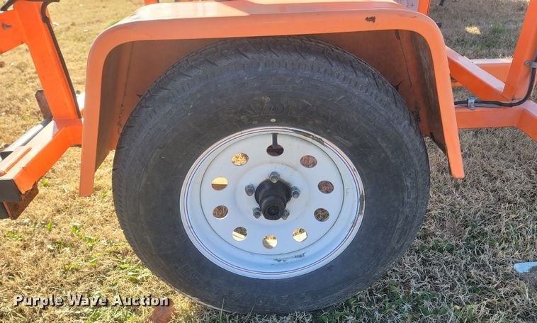 image for item MH9577 2012 K&K Systems  arrow board trailer