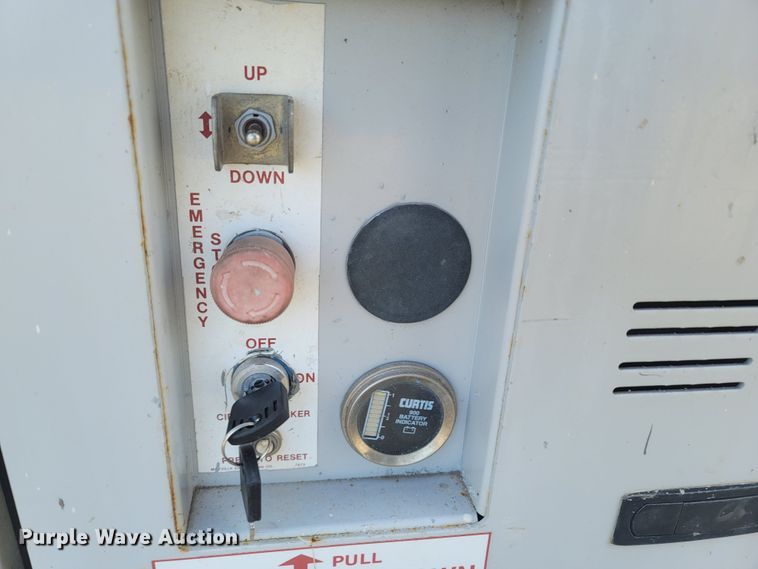 image for item MH9578 Mayville 2033  scissor lift