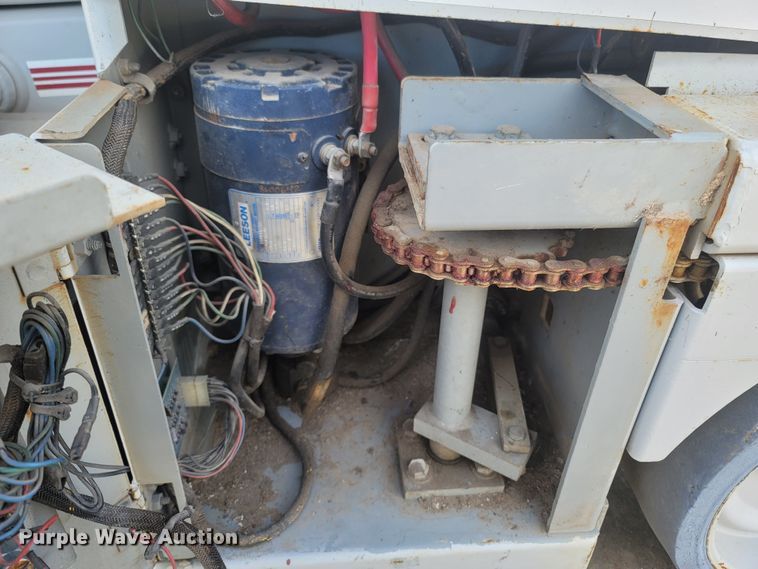 image for item MH9578 Mayville 2033  scissor lift