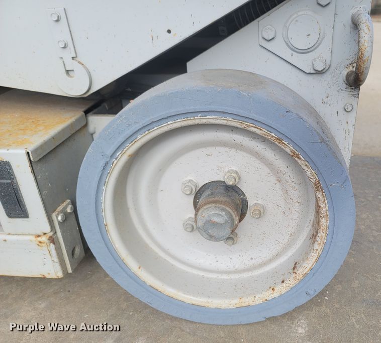 image for item MH9578 Mayville 2033  scissor lift