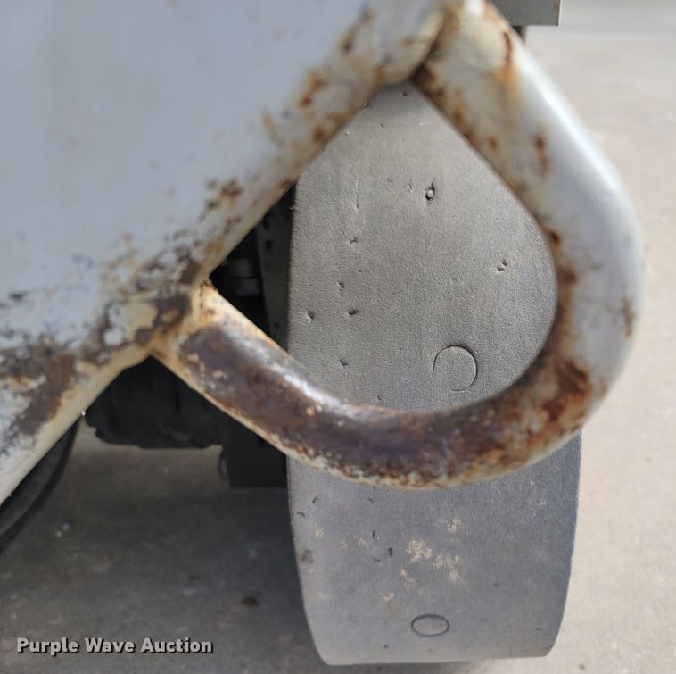 image for item MH9578 Mayville 2033  scissor lift