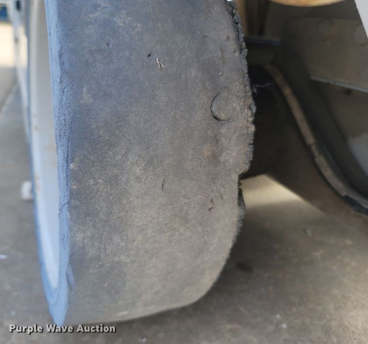 image for item MH9578 Mayville 2033  scissor lift