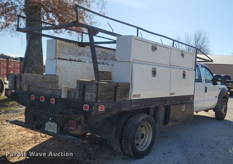 image for item MH9580 2005 Ford F450 Super Duty  Crew Cab flatbed truck
