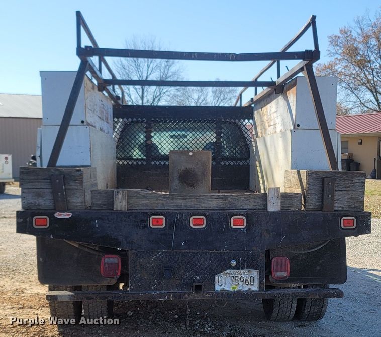 image for item MH9580 2005 Ford F450 Super Duty  Crew Cab flatbed truck