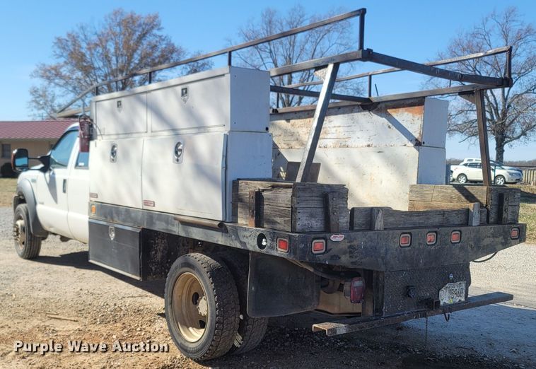 image for item MH9580 2005 Ford F450 Super Duty  Crew Cab flatbed truck