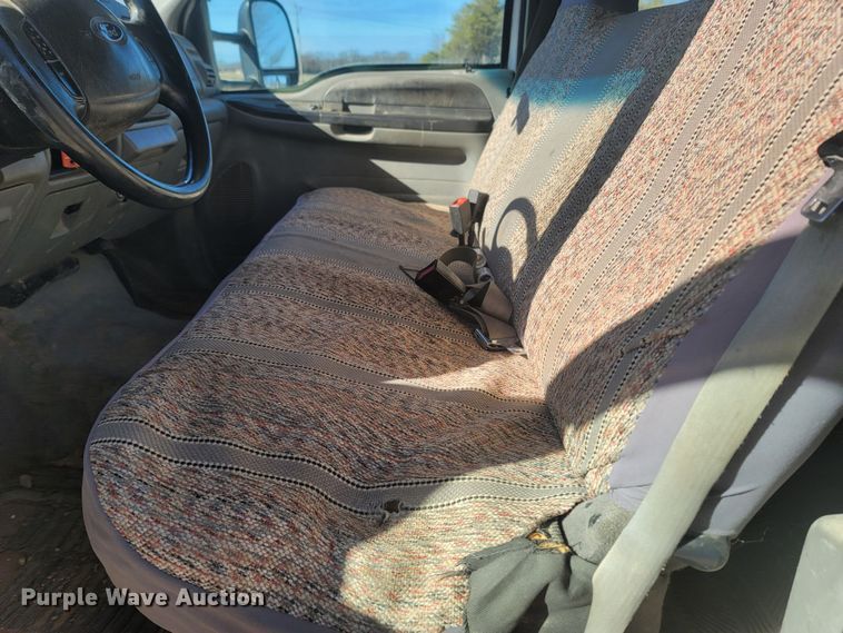 image for item MH9580 2005 Ford F450 Super Duty  Crew Cab flatbed truck