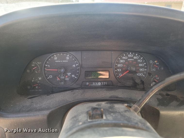 image for item MH9580 2005 Ford F450 Super Duty  Crew Cab flatbed truck