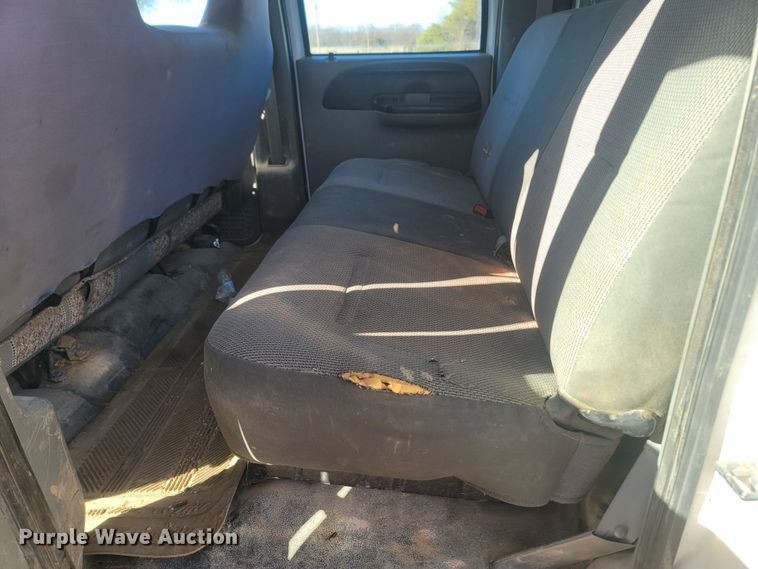 image for item MH9580 2005 Ford F450 Super Duty  Crew Cab flatbed truck