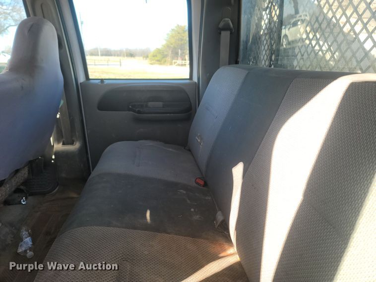 image for item MH9580 2005 Ford F450 Super Duty  Crew Cab flatbed truck