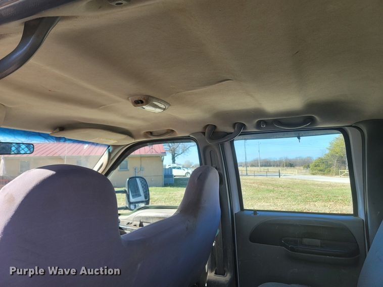 image for item MH9580 2005 Ford F450 Super Duty  Crew Cab flatbed truck