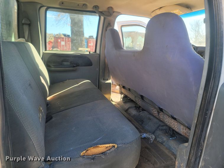 image for item MH9580 2005 Ford F450 Super Duty  Crew Cab flatbed truck