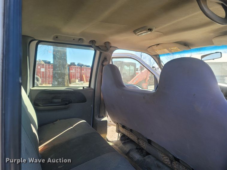 image for item MH9580 2005 Ford F450 Super Duty  Crew Cab flatbed truck