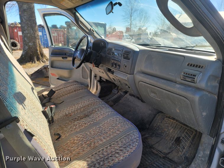 image for item MH9580 2005 Ford F450 Super Duty  Crew Cab flatbed truck