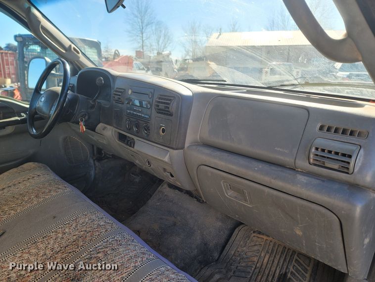 image for item MH9580 2005 Ford F450 Super Duty  Crew Cab flatbed truck