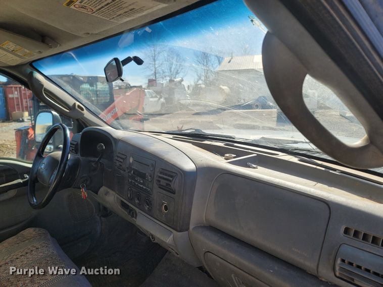 image for item MH9580 2005 Ford F450 Super Duty  Crew Cab flatbed truck