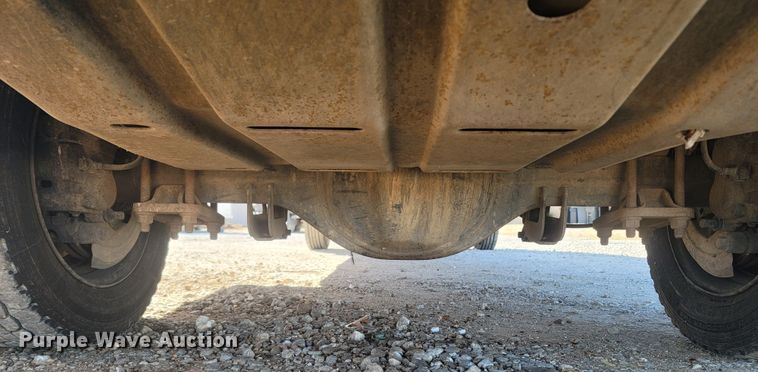 image for item MH9580 2005 Ford F450 Super Duty  Crew Cab flatbed truck