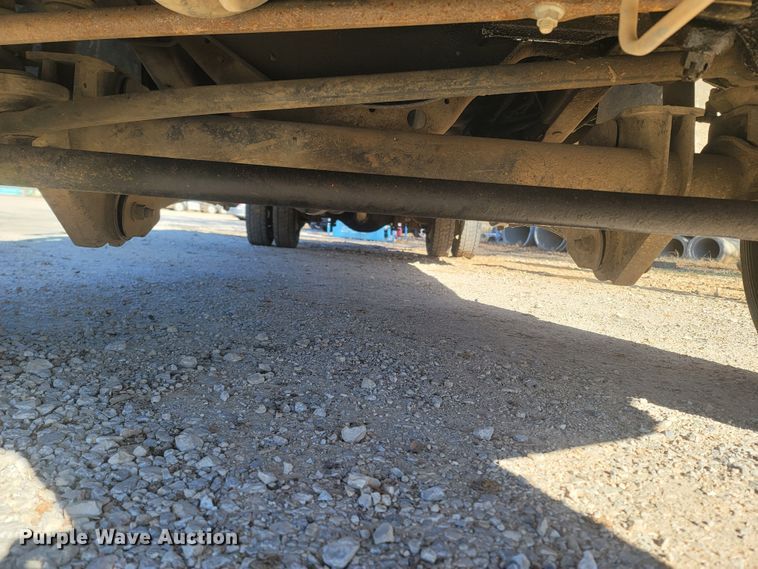 image for item MH9580 2005 Ford F450 Super Duty  Crew Cab flatbed truck