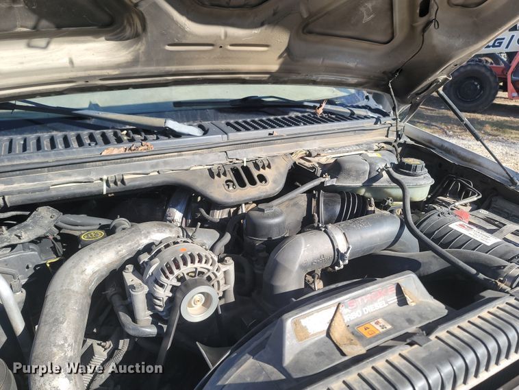 image for item MH9580 2005 Ford F450 Super Duty  Crew Cab flatbed truck