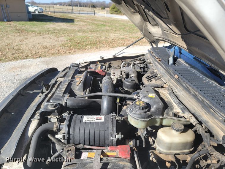 image for item MH9580 2005 Ford F450 Super Duty  Crew Cab flatbed truck