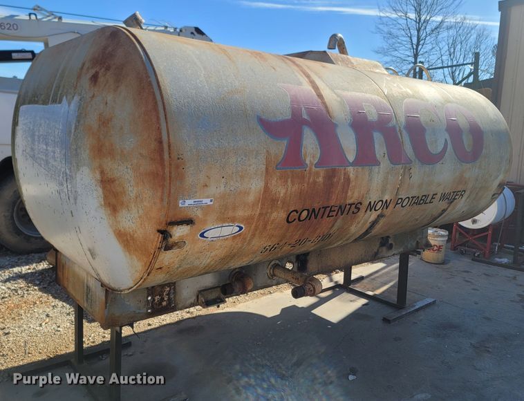 image for item MH9582 Water tank bed