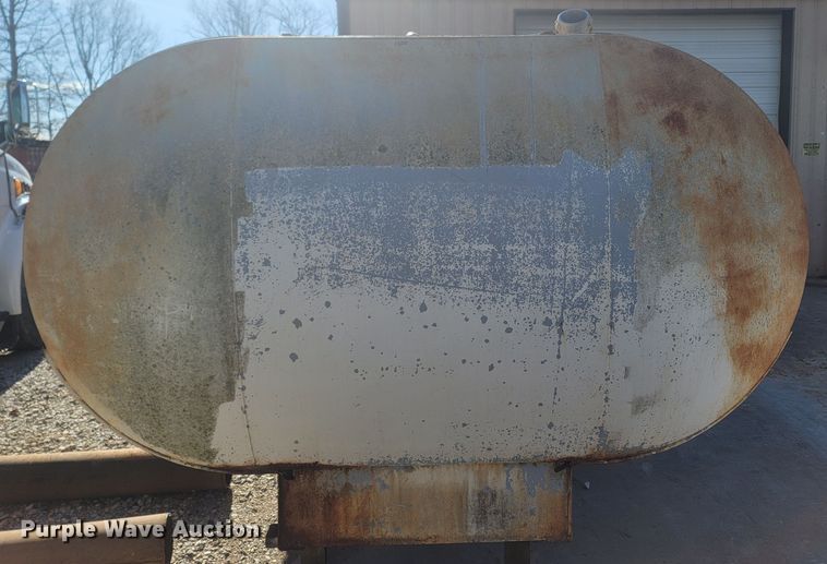 image for item MH9582 Water tank bed