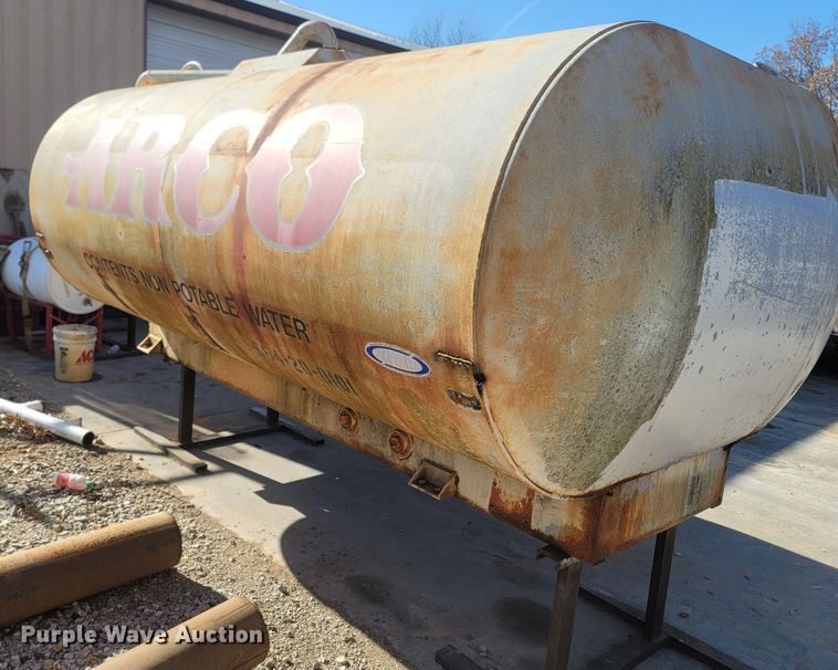 image for item MH9582 Water tank bed