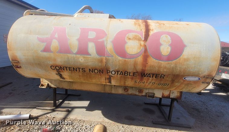 image for item MH9582 Water tank bed