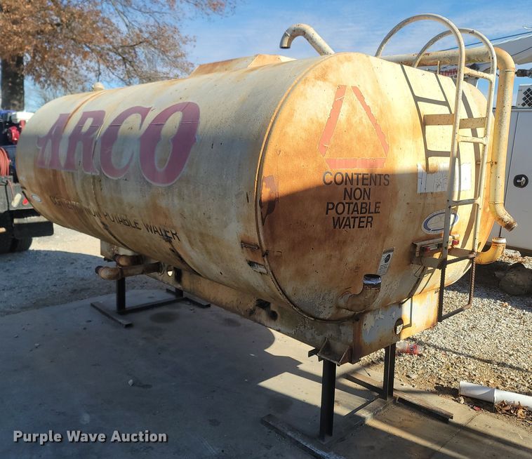 image for item MH9582 Water tank bed