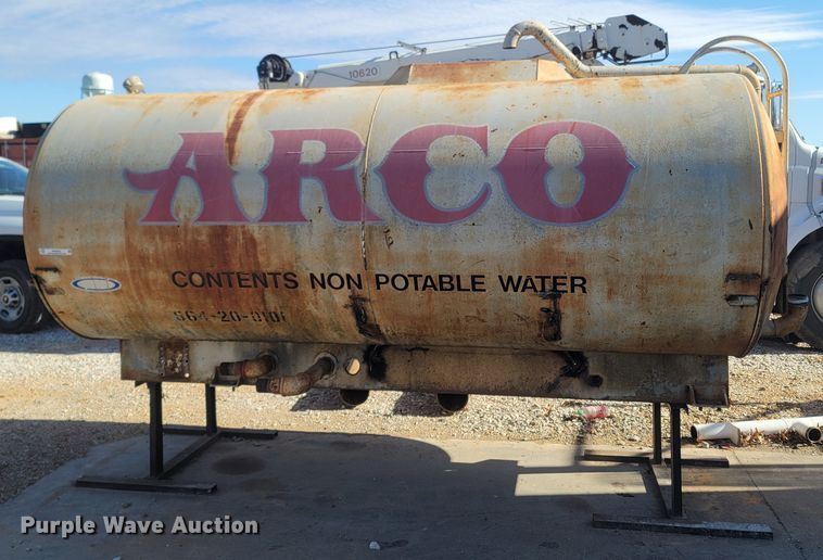 image for item MH9582 Water tank bed