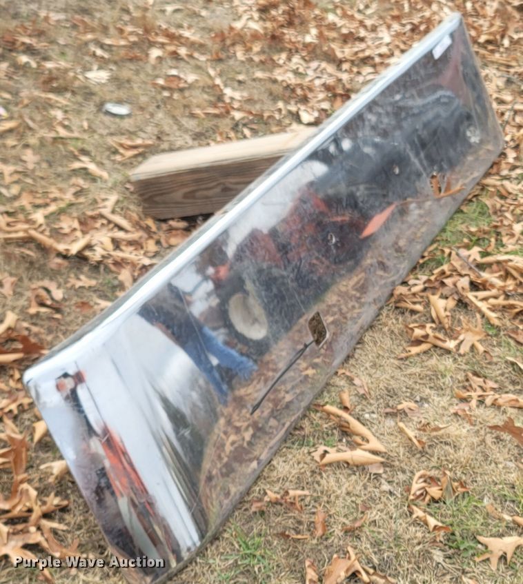 image for item MH9591 Peterbilt 379  front bumper