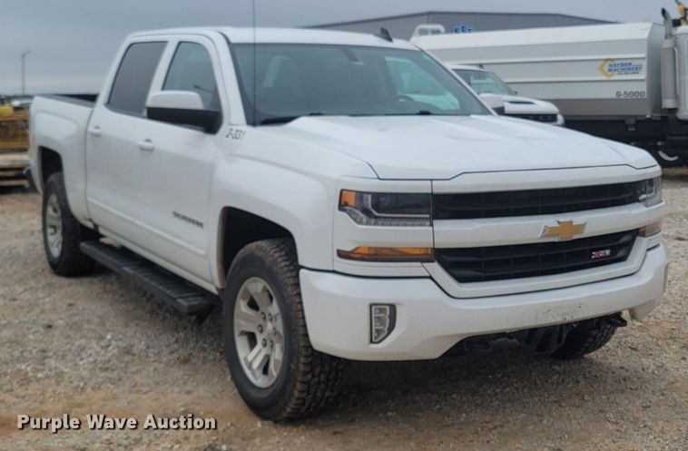 image for item MH9597 2018 Chevrolet Silverado 1500  Crew Cab pickup truck