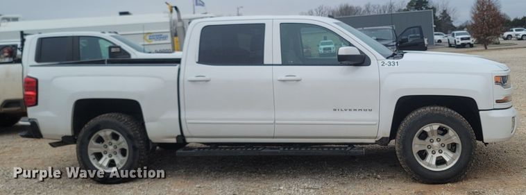 image for item MH9597 2018 Chevrolet Silverado 1500  Crew Cab pickup truck