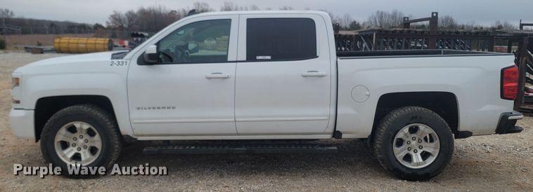 image for item MH9597 2018 Chevrolet Silverado 1500  Crew Cab pickup truck