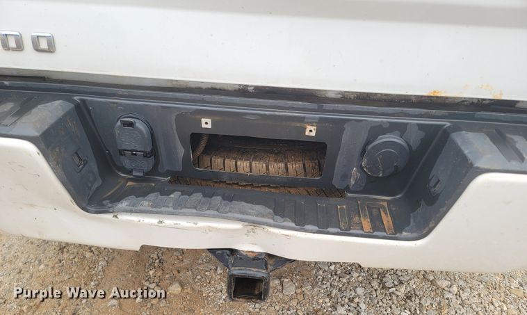 image for item MH9597 2018 Chevrolet Silverado 1500  Crew Cab pickup truck