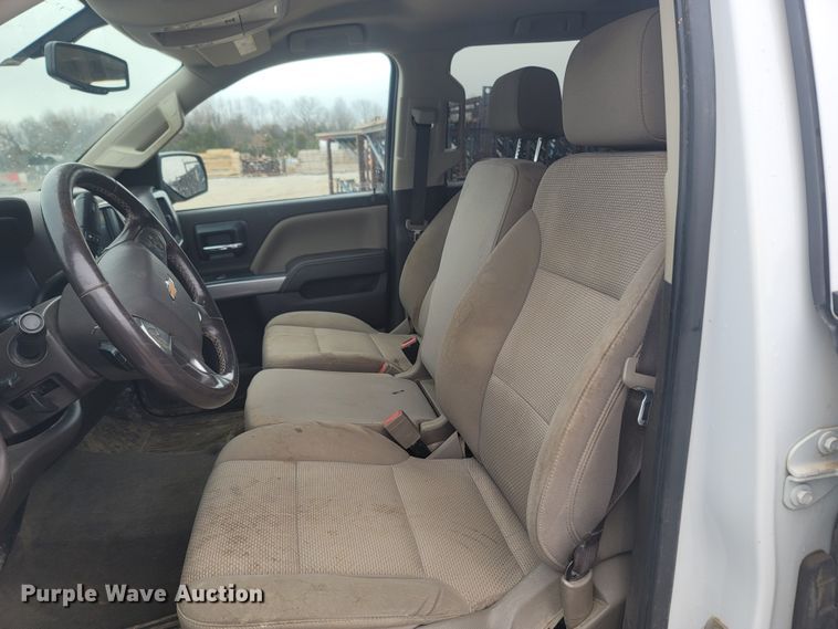 image for item MH9597 2018 Chevrolet Silverado 1500  Crew Cab pickup truck