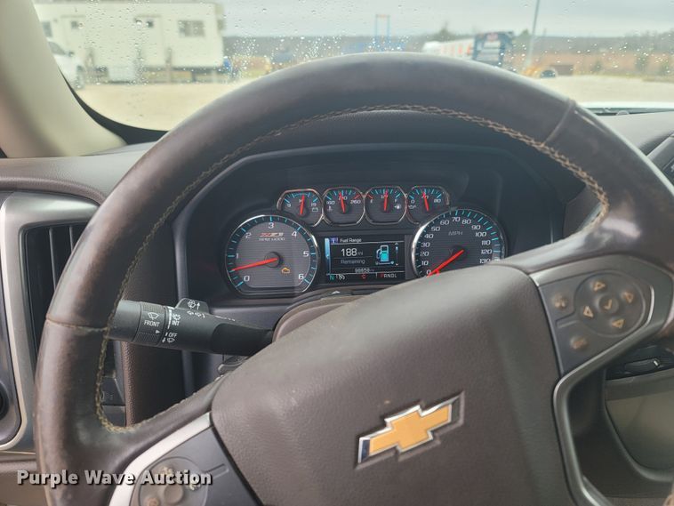 image for item MH9597 2018 Chevrolet Silverado 1500  Crew Cab pickup truck