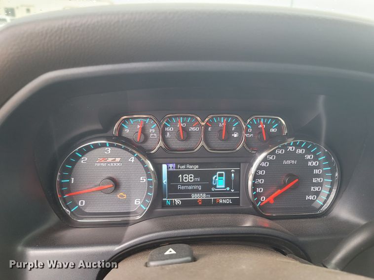 image for item MH9597 2018 Chevrolet Silverado 1500  Crew Cab pickup truck