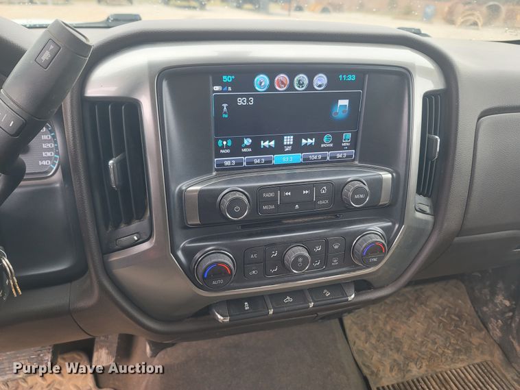 image for item MH9597 2018 Chevrolet Silverado 1500  Crew Cab pickup truck