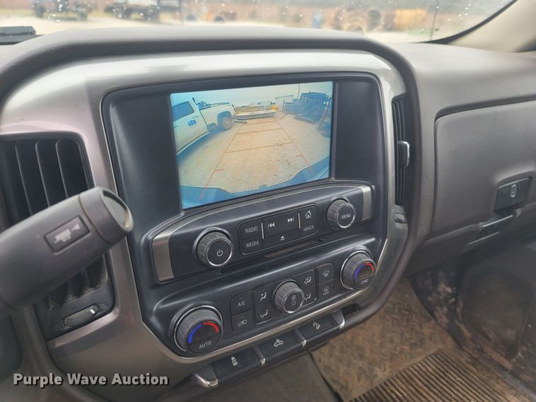 image for item MH9597 2018 Chevrolet Silverado 1500  Crew Cab pickup truck