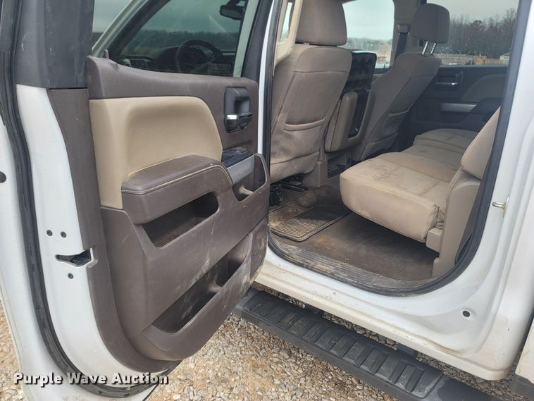 image for item MH9597 2018 Chevrolet Silverado 1500  Crew Cab pickup truck