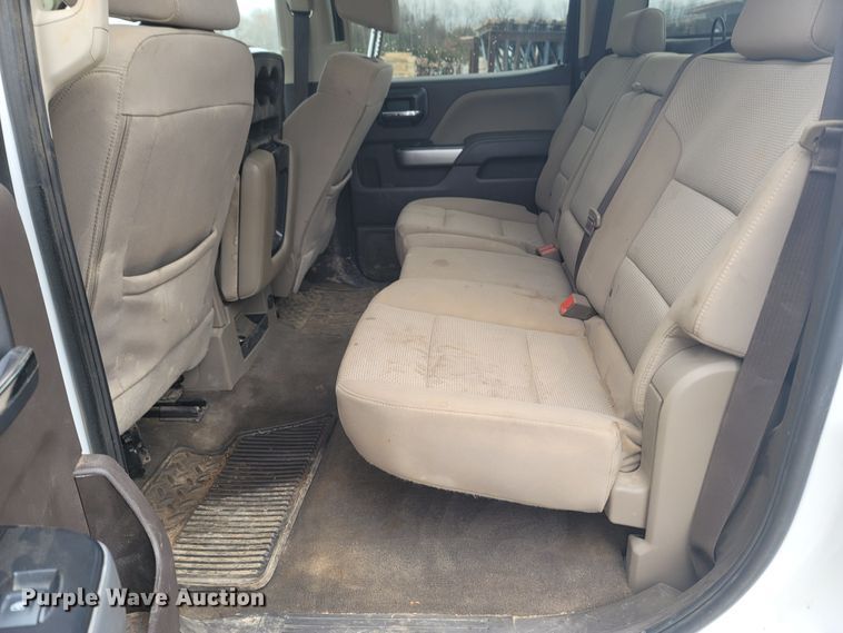 image for item MH9597 2018 Chevrolet Silverado 1500  Crew Cab pickup truck