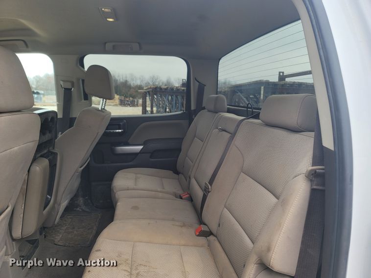 image for item MH9597 2018 Chevrolet Silverado 1500  Crew Cab pickup truck