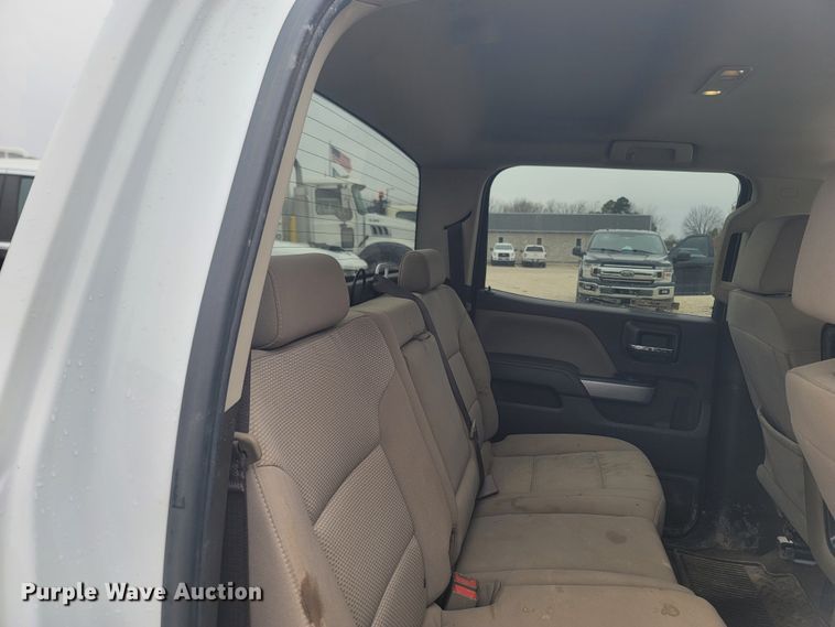 image for item MH9597 2018 Chevrolet Silverado 1500  Crew Cab pickup truck