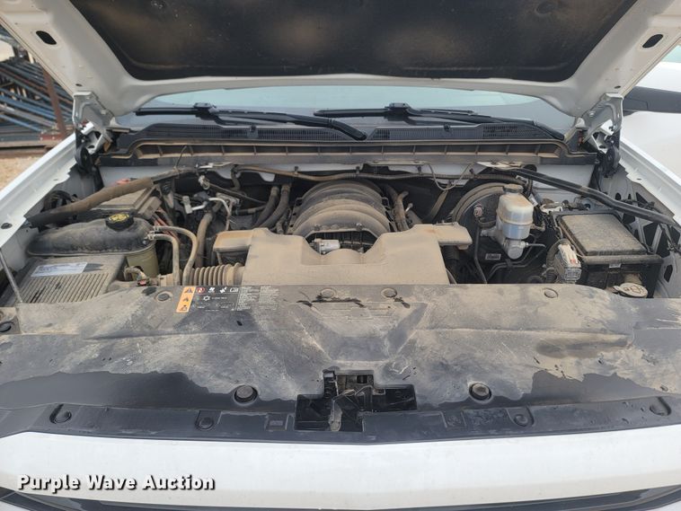 image for item MH9597 2018 Chevrolet Silverado 1500  Crew Cab pickup truck